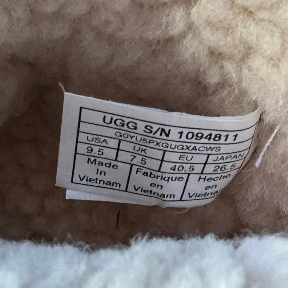 AD 💫| UGG Mika Classic Sneaker sz 9.5W - Picture 4 of 7
